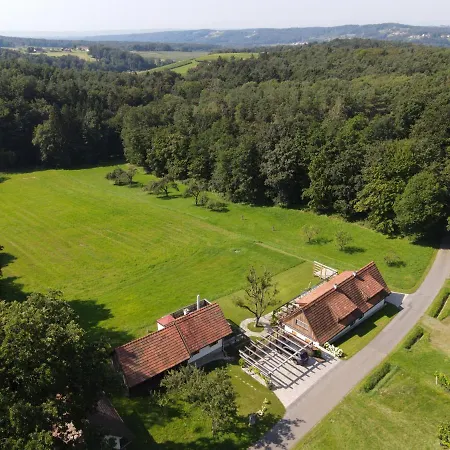 木屋 Weingartenrefugium Rosenberg